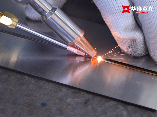Înțelegerea alimentării cu sârmă în sudarea cu laser